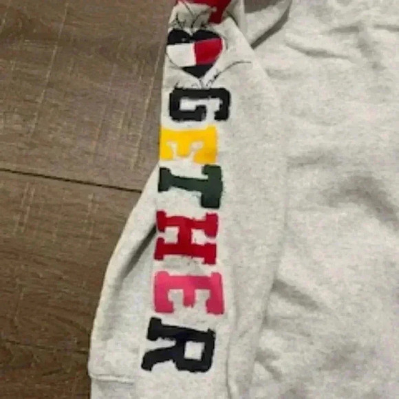 Tommy Hilfiger Full Zip Up Hoodie Sweatshirt Boys Sz Medium 8/10 - Picture 4 of 12